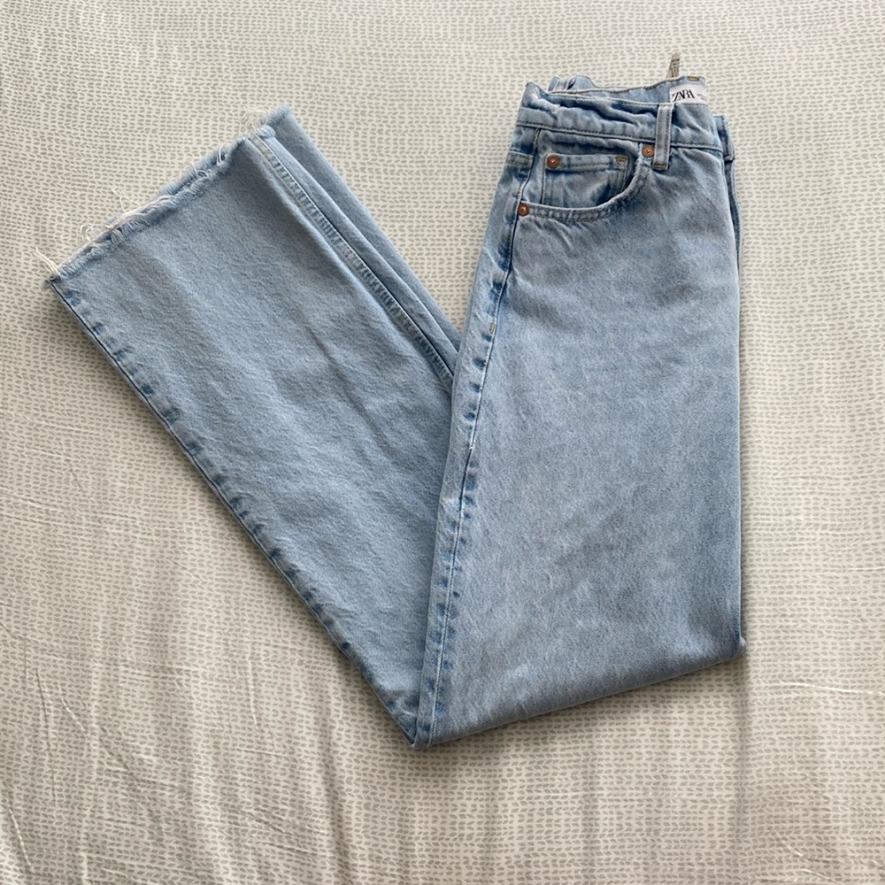 ZARA High-Rise Baggy Jeans